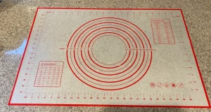 Red-Silicone-Dough-Mat-for-Baking-Pizza-and-Cake