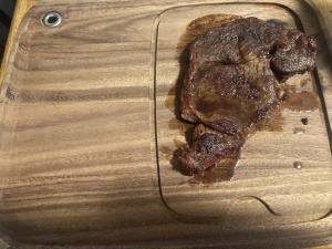 Wooden-Steak-Plates-with-Juice-Channel